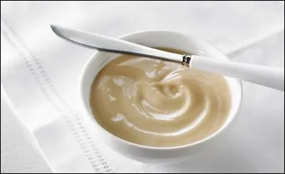 Voici ce que je préfère : de la baguette fraîche, du beurre non salé et je tartine...