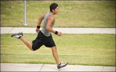 C'est ton troisième tour du stade ! Tu as mangé du (...) ?