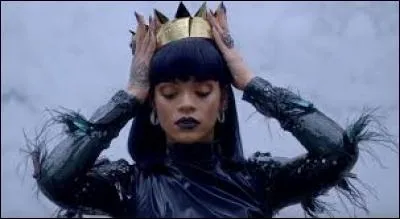 Avec quelle grande marque de smartphones a-t-elle signé un énorme contrat ?