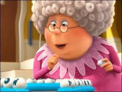 Ma grand-m&egrave;re recommence doucement ... marcher, il y a du progr&egrave;s.