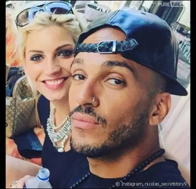 Qui est l'amoureuse de Nicolas depuis 1 an ?