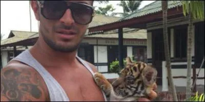 De Jessica, Parisa, Fanny, Rawell à sa nouvelle petite amie, il n'en a jamais assez. Je suppose que tu as compris ! Qui est-ce ?