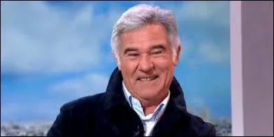 C'est un journaliste, producteur et animateur de télévision, né à Rabat le 11 août. Il aime la mer et nous la montre depuis 1975.