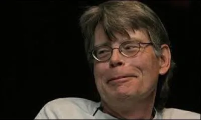 Il est né le 21 septembre à Portland. Ecrivain il terrifie ses lecteurs avec des livres comme "La ligne verte" ou "Shining".