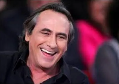 Ce chanteur est né le 26 septembre à Fort-de-France. Depuis, "Avec les filles il ne sait pas", et "Il tape sur des bambous".