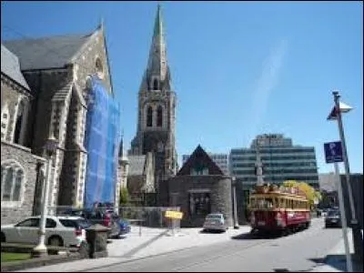 Nous sommes à Christchurch. C'est une ville située ...
