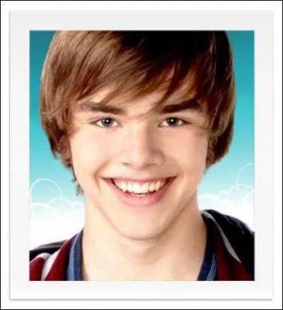 Qui a été son tout premier petit ami ?