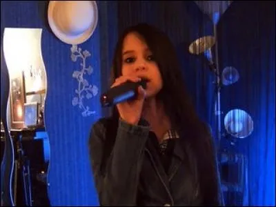 À quel âge a-t-elle commencé à poster des vidéos ?