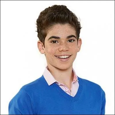 Qu'est-ce que Luke a de si beau pour faire craquer les filles ?