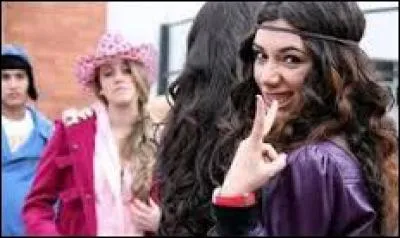 Comment s'appelle la meilleure amie de Daisy ?