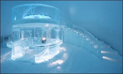 Il vaut mieux prendre des gants, au "Ice Hôtel". Pourquoi à votre avis ?