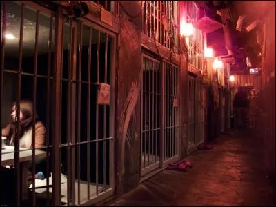 Celui-ci se nomme, cela ne s'invente pas, "L'Alkatraz"... Mais qui a bien pu avoir une idée pareille ?