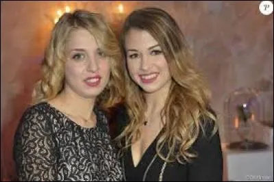 Comment s'appelle la fille qui est avec Enjoy Phoenix ?