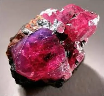 Belle-mère, épouse du père pour les enfants nés d'un autre mariage :