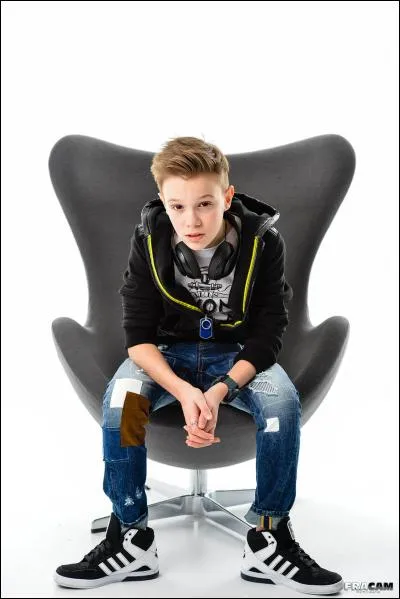 Quel est le nom de l'interprète de "Pourquoi tout perdre ?" ?