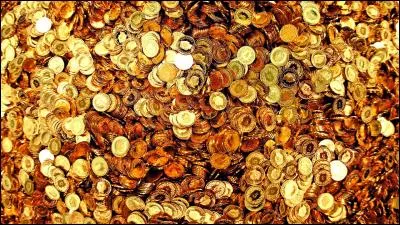 Au XVe s, un triste sire aurait planqué un magot doré dans son château de Tiffauges : qui était-ce ?