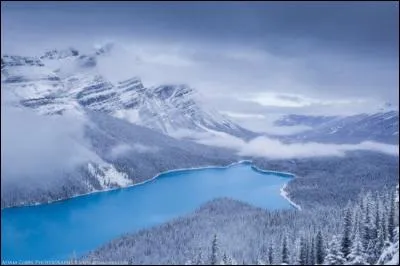Voici un autre lac, au Canada. C'est le lac Peyto, qui se trouve dans la province d' ---- (Complétez ! )