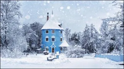 Vous êtes en plein parc d'attractions, au "Moomin World". Dans quel pays le trouve-t-on ?