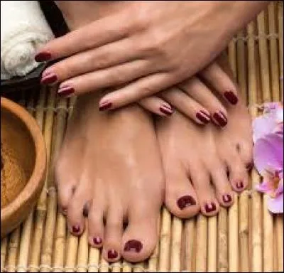 Lesquels de nos ongles poussent le plus vite ? Ceux 