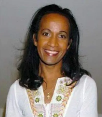 Désolé, mais j'ai trouvé "celle-ci" dans le rayon des speakerines ! Cela vous dit quelque chose ?