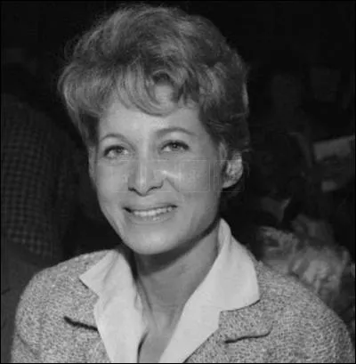 Dans la famille des "Jacqueline", je vous demande l'épouse de Georges, la mère d'Antoine et grand-mère d'Emma de Caunes : qui est-elle ?