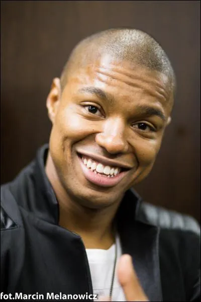 Comment s'appelle-t-il dans la vraie vie ?