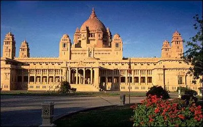 Quel établissement vient d'être élu "plus bel hôtel du monde" par TripAdvisor Travellers ?