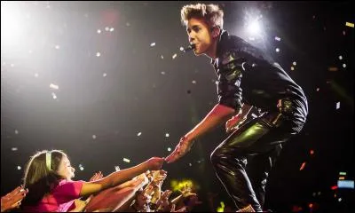 Quelle chanson a rendu Justin Bieber c&eacute;l&egrave;bre ?