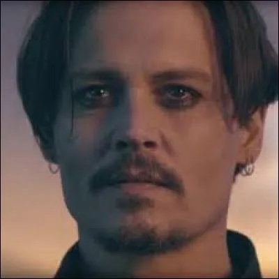 Mais son ex-femme le présente à Nicolas Cage, ce dernier le convainc de voir son agent. Vint ensuite son premier rôle dans...