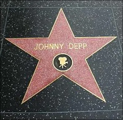 Avant cela, il reçoit son étoile sur Walk of Fame à Hollywood en 1999.