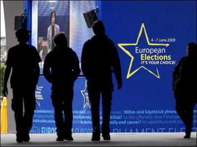 Pour obtenir des dputs au Parlement europen, quel score les listes doivent-elles raliser?