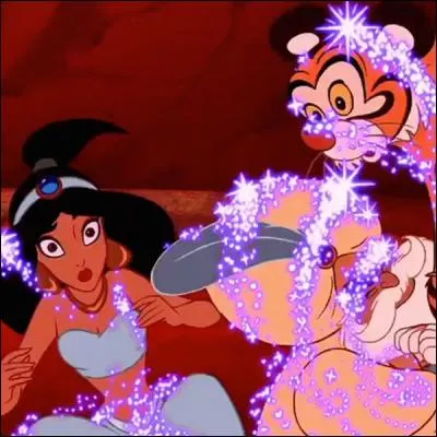 Salut, c'est Jasmine. J'ai un souci. En fait, j'ai déjà mis la tête de Mickey dehors, mais ses oreilles sont restées chez nous. Il faut les trouver... Où sont-elles ?