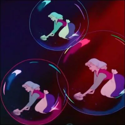 Anastasie et Javotte ont une peur bleue des souris, et Mickey se balade dans la maison. Aidez-moi à le retrouver... Où est-il ?