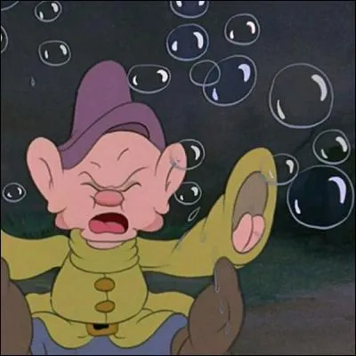 Tais-toi, Anna. Moi non plus, je ne trouve Mickey. On m'a dit que je n'allais pas le trouver avec des couleurs, mais qu'il fallait que je trouve la forme de Mickey... Facile à dire ! Help, please ! Où est Mickey ?