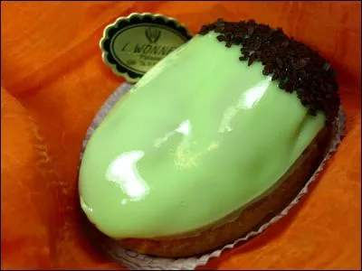 Quel est ce gâteau dont le glaçage d'origine est vert ?