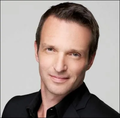 Sur quelle chaîne travaille cet animateur ?