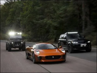 Dans quel "James Bond" apparaît cette Jaguar C-X75 ?