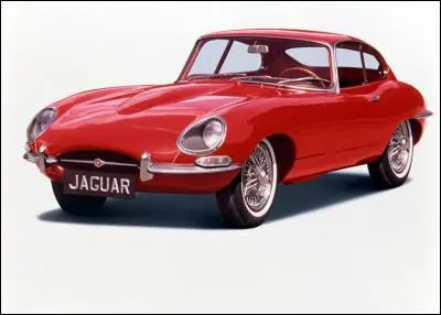 Quel acteur possède une Jaguar E-Type ?