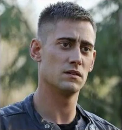 Avec qui a-t-il eu une relation à Storybrooke ?