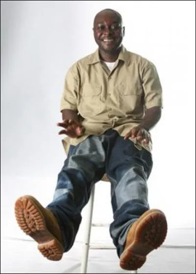 Pour lui, l'homme descend du signe plus que du singe : qui est-il ?