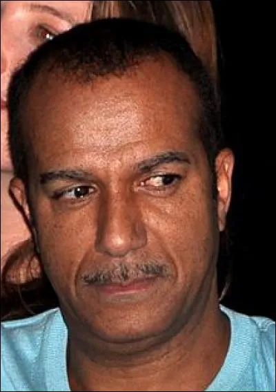 Cette tête-là, issue d'une famille d'artistes, n'est plus vraiment inconnue, ou alors... Pascal Légitimus est le cousin d'une autre figure célèbre de la scène française : laquelle ?