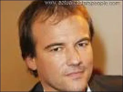 Avec qui Jean-Paul doit-il faire équipe ?