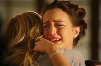 Dans la saison 3, Chuck n'a pas le temps de demander Blair en mariage, pourquoi ?