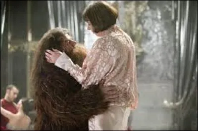 Comment Hagrid s'habille-t-il pour aller au bal ?