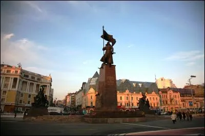 Quand il est midi à Léningrad, quelle heure est-il à Vladivostok ?