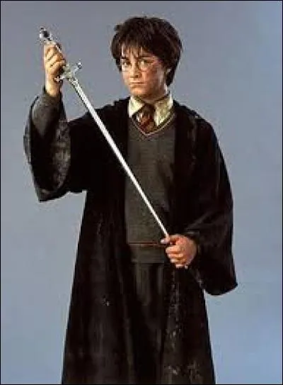 A qui appartenait l'épée que Harry a sortie du Choixpeau Magique ?