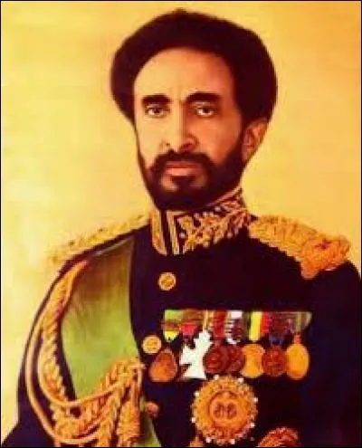 Août : Haïlé Sélassié Ier, le dernier négus, nous quitte. Quel pays africain dirigeait-il ?