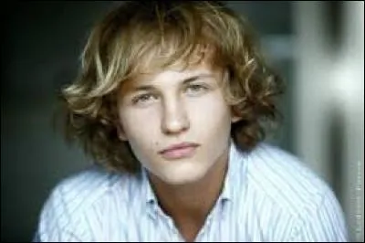 Comment s'appelle le père du fils de Clem ?