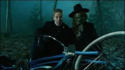 Qui meurt dans le même épisode et comment ?