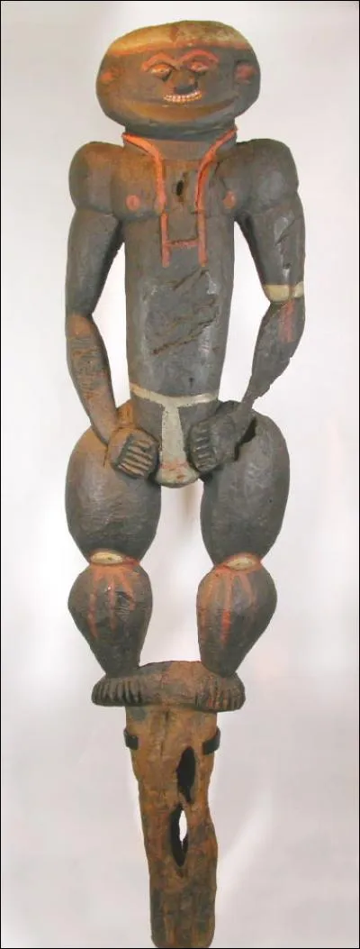 En Nouvelle-Calédonie, de quelle(s) province(s) la flèche faitière est-elle le symbole ?